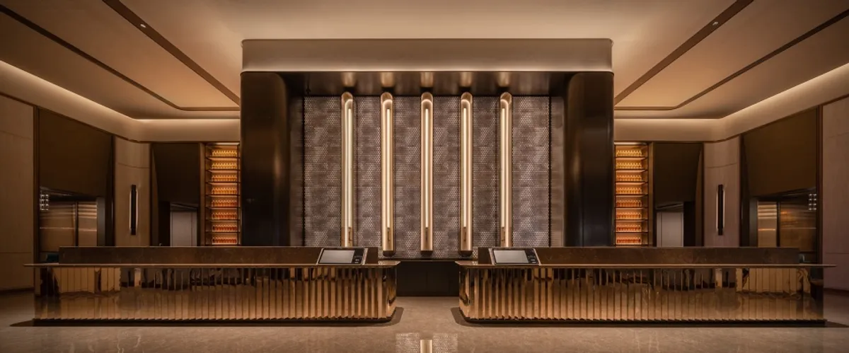 Experience the Ultimate Luxury at Crystal Orange Hotel Shanghai Pudong Lujiazui - A Masterpiece by Vermilion Zhou Design Group!