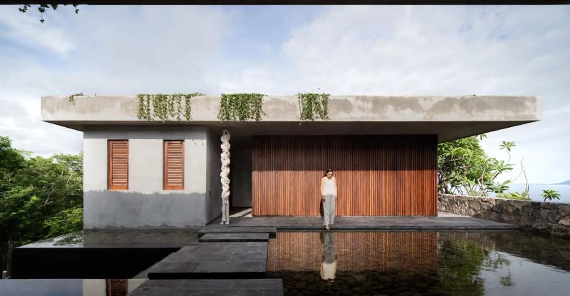Revolutionizing Home Design: The Magnificent Mateo House by Zozaya Arquitectos