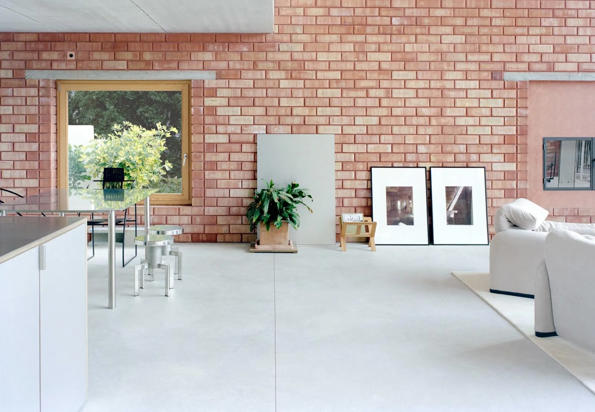 Revamp Your Home with Casa de la Medida - Where Every Inch Counts!