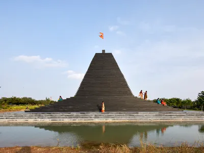 Exploring the Symbolic Significance of Water in Architectural Design