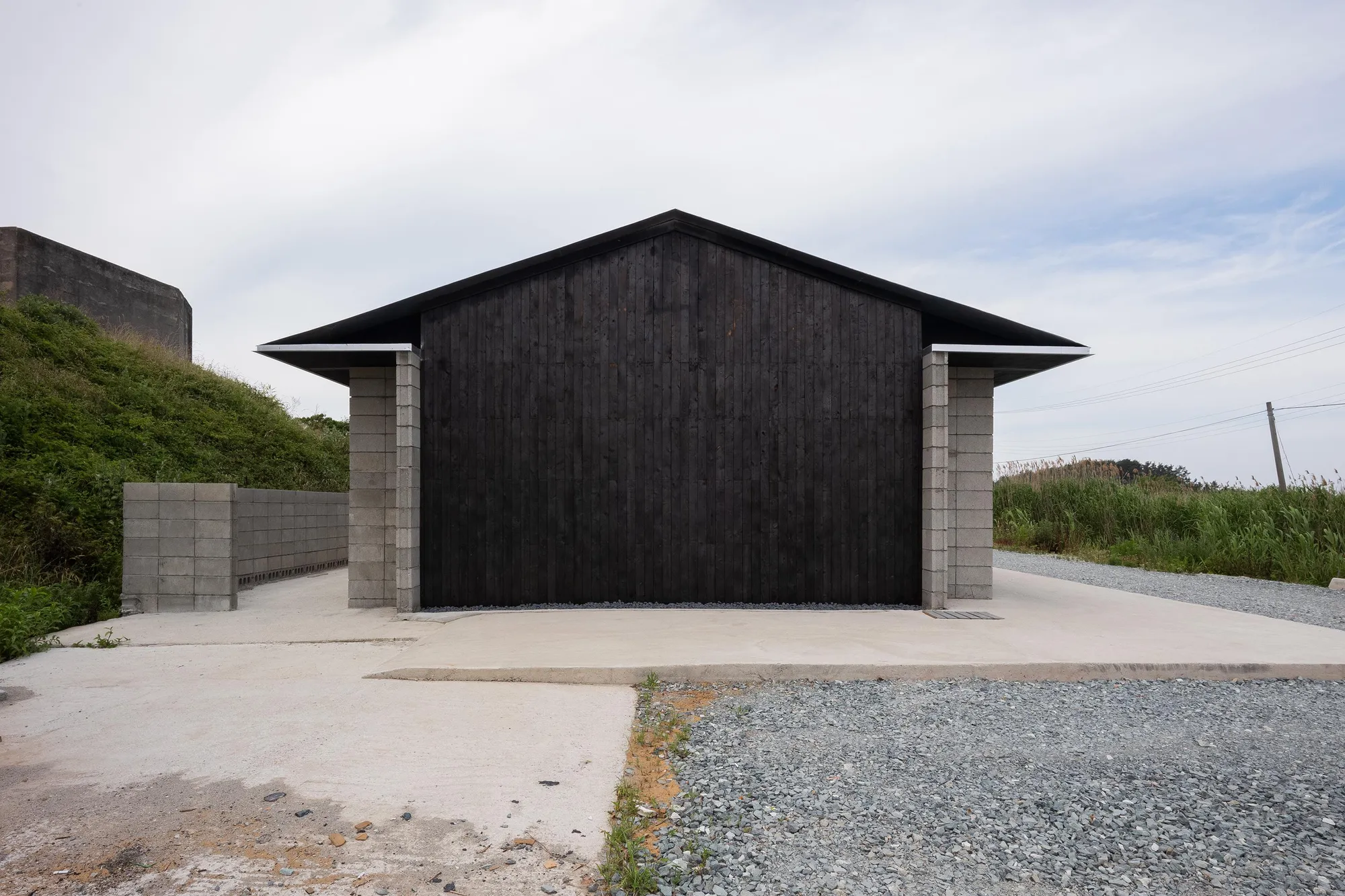 Unveiling the Captivating Design of TCA's Sumui House: A Concrete Abstract Masterpiece