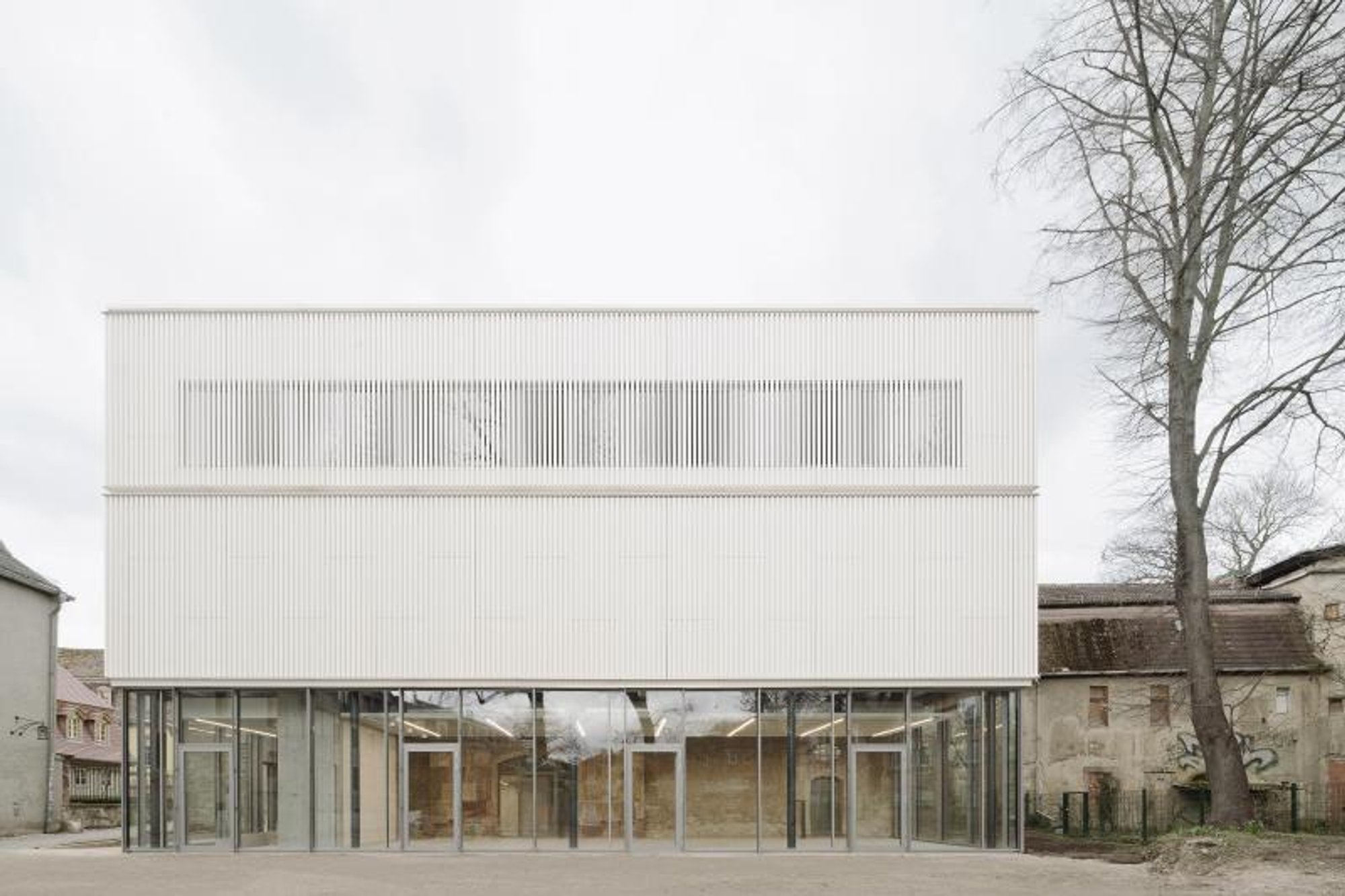 A Masterpiece Reborn: Muffler Architekten Restores the Glorious Haus der Weimarer Republik to its Former Splendor!