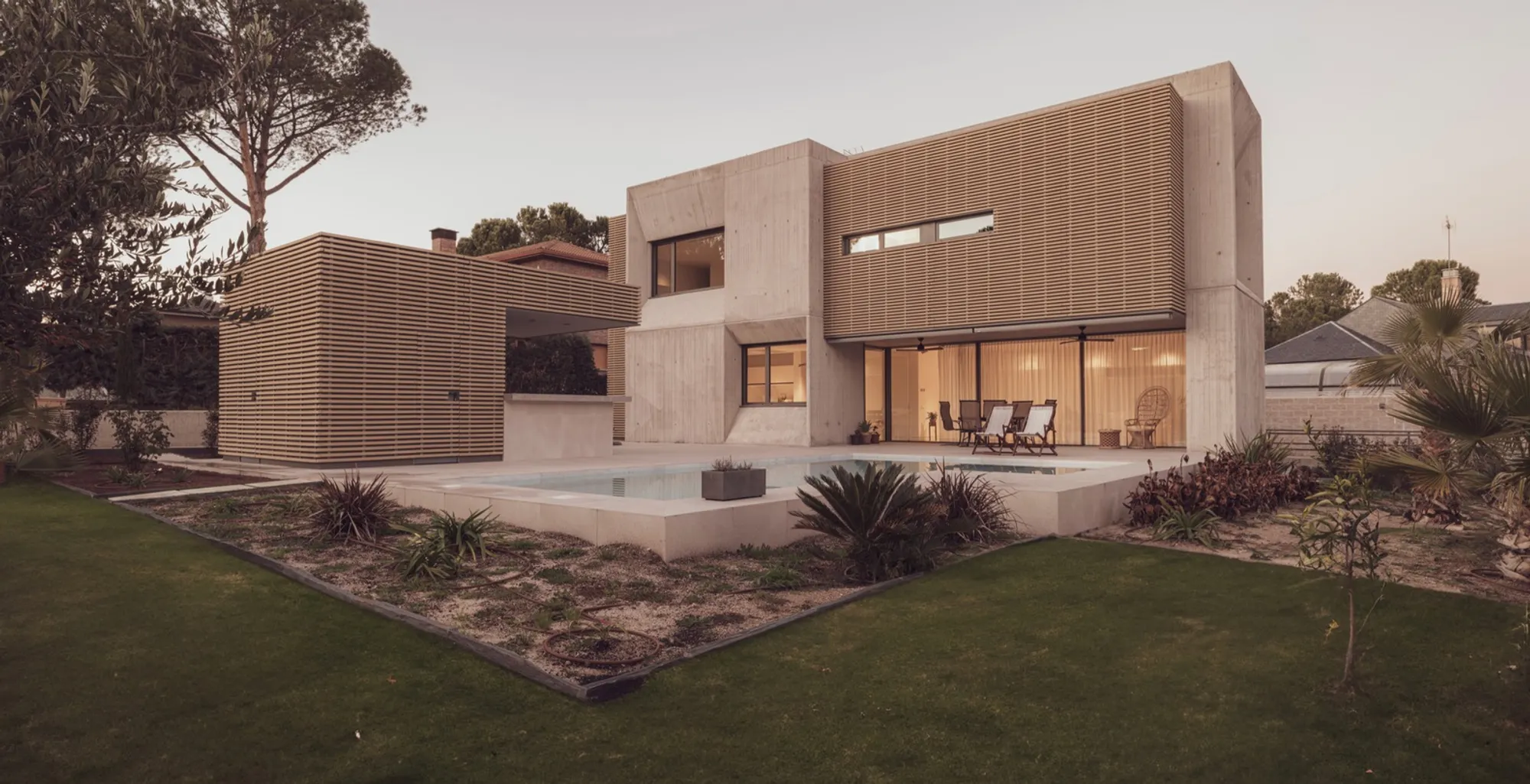 Sustainable Architecture in Madrid: A Deep Dive into Silos 8 House by Mariano Molina Iniesta