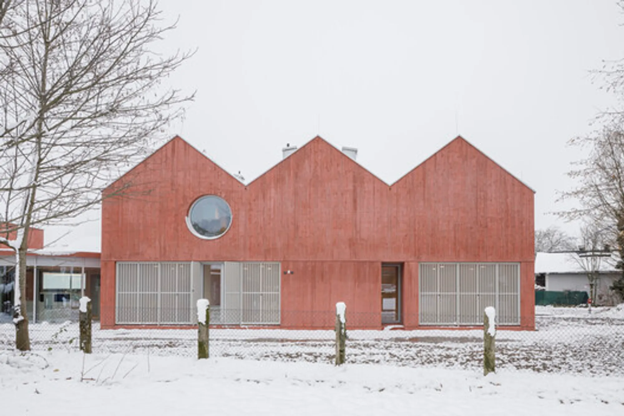 Exploring Innovative Healthcare Architecture: A Case Study of Steiner Architecture's Clinic in Anif, Austria