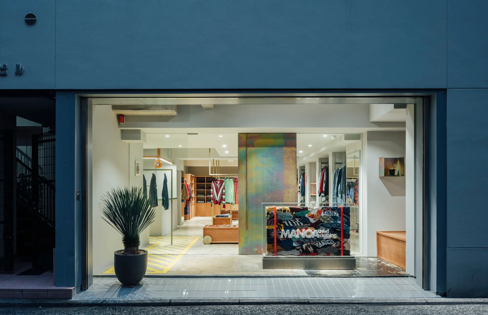Unveiling the Splendor of Vintage Clothing Store Architecture