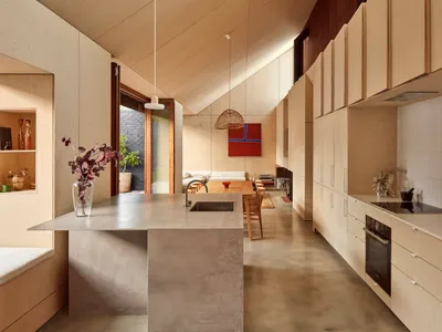 Embracing Nature and Light: The Charred Jarrah House Design of Shadow House by Grotto