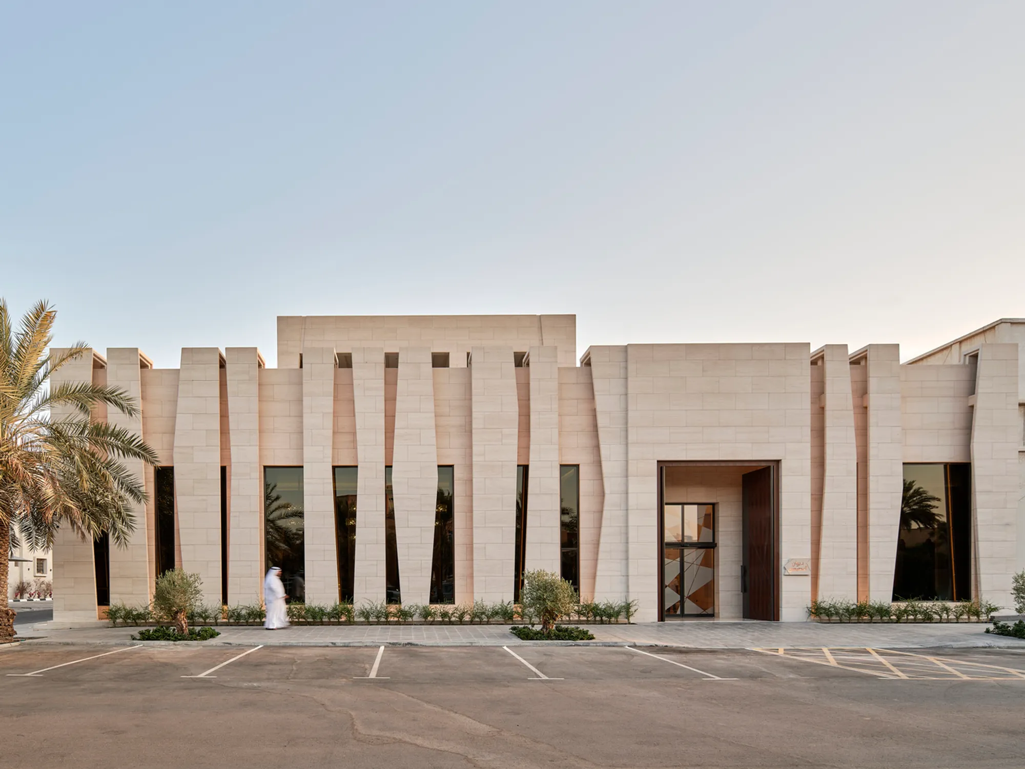 Illuminate Kuwait's Social Hub: AlOsami Diwaniya Unveiled in Faiha