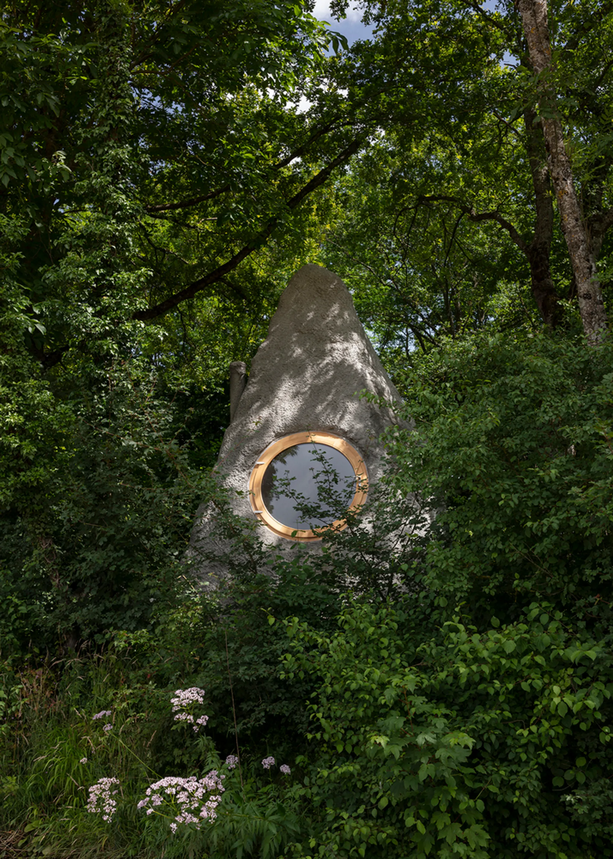 Artistic Architectural Shelters in Nature: The Story of Thérése
