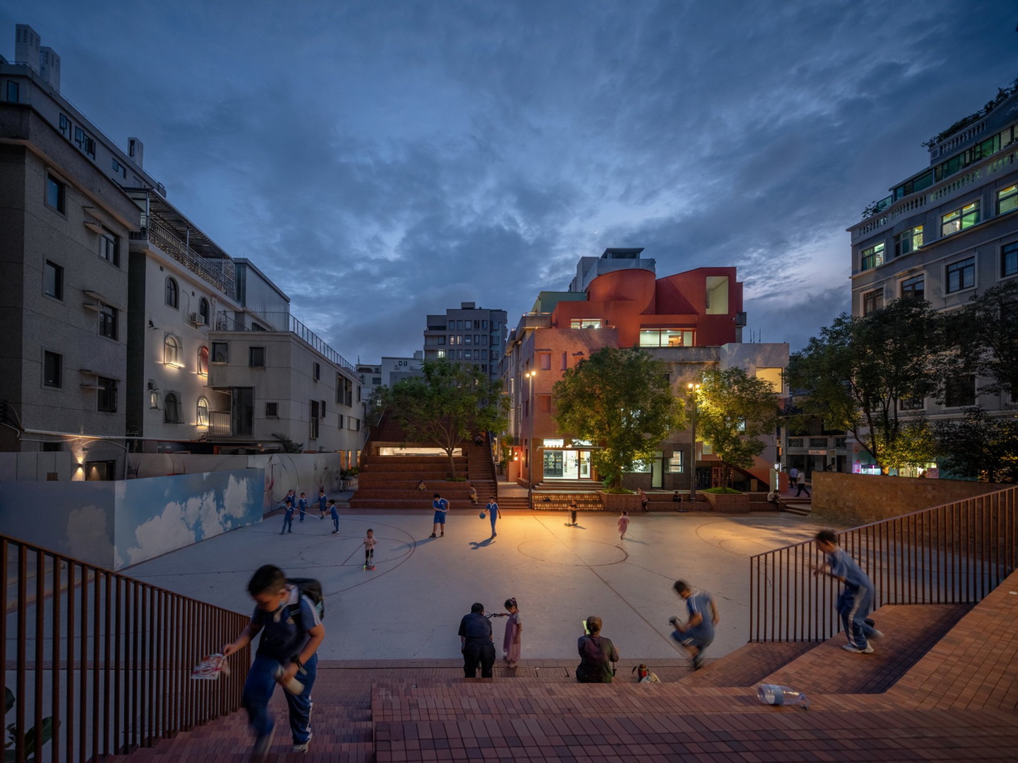 Urban Village Architecture Renovation: A Case Study of Nantou Hybrid Building by URBANUS