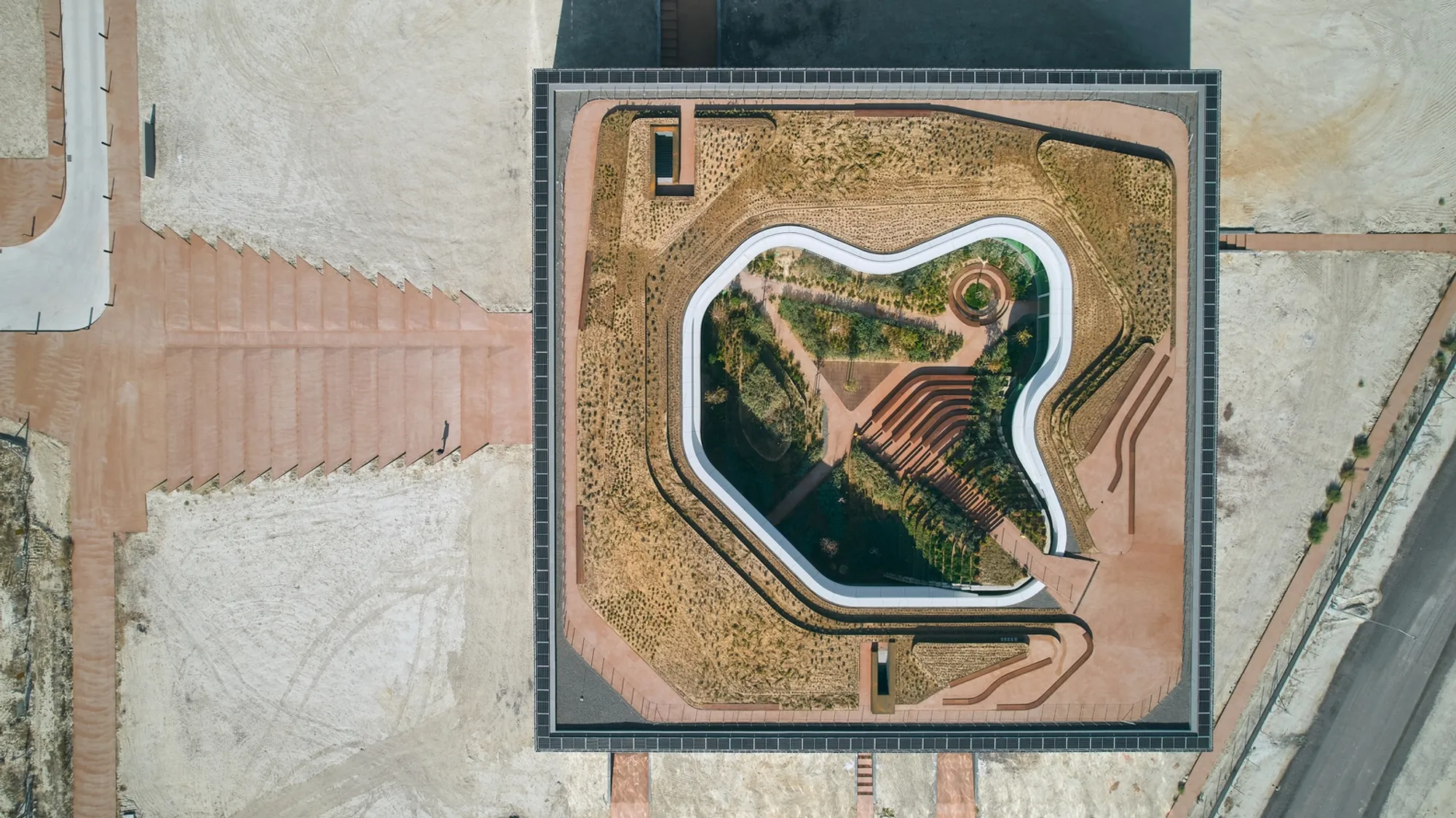 Kalyon Karapınar SPP: Pioneering Sustainable Energy through Architecture