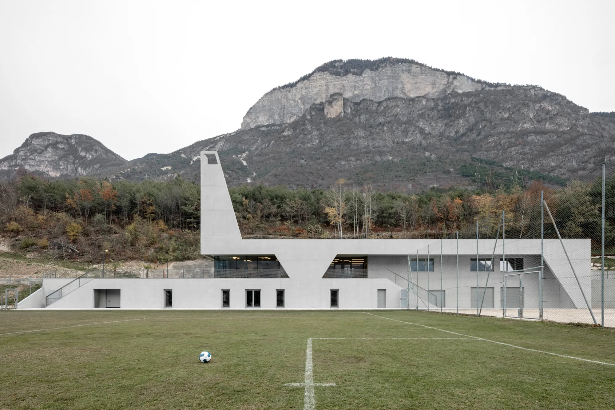 Sustainable Sports Facility Design: The Fieldhouse Sports Hall by MoDusArchitects