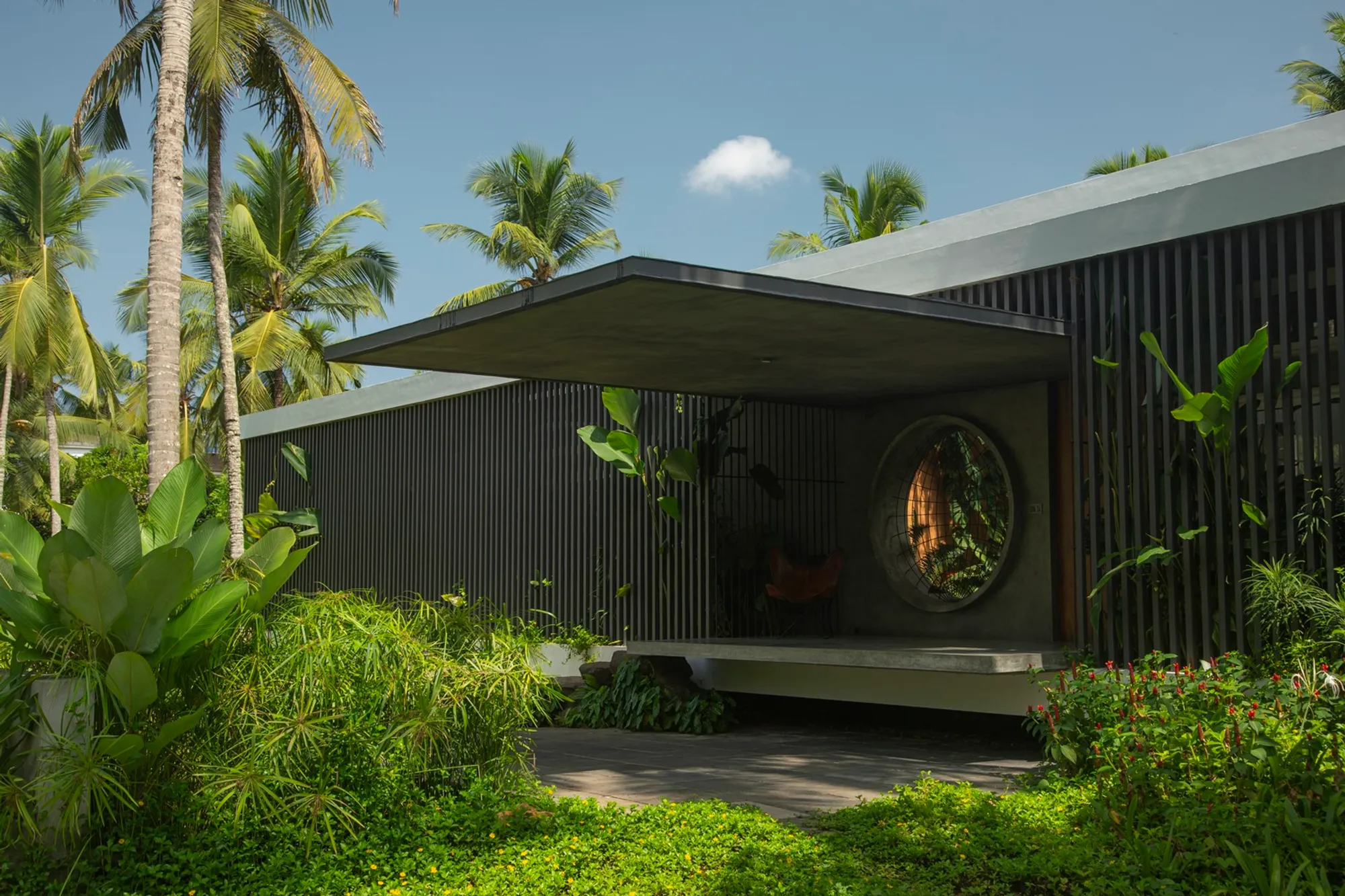 Tropical Modernist Architecture in Kerala: The Lantern House by Zero Studio
