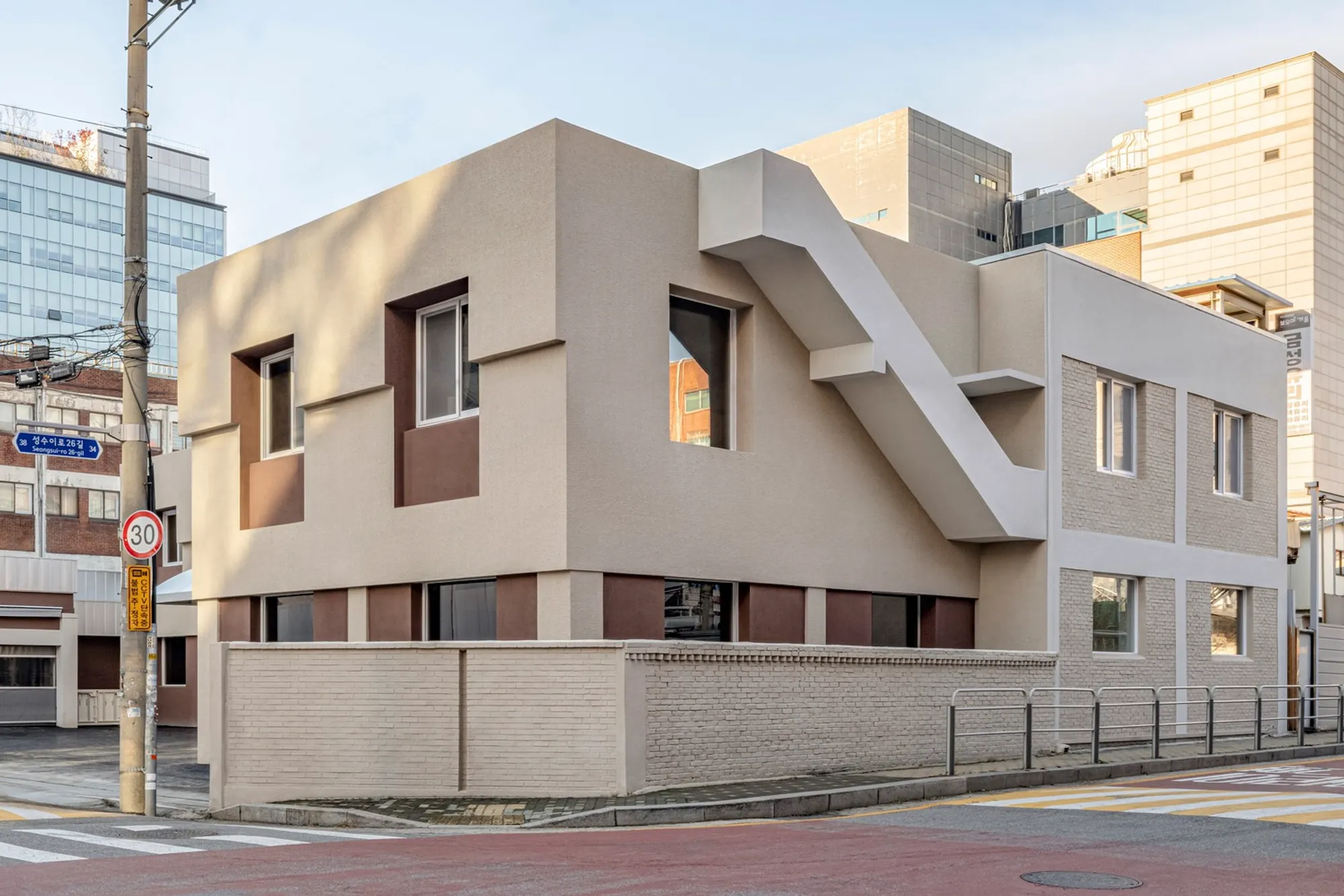 Industrial Building Renovation: Transforming Spaces for Modern Use