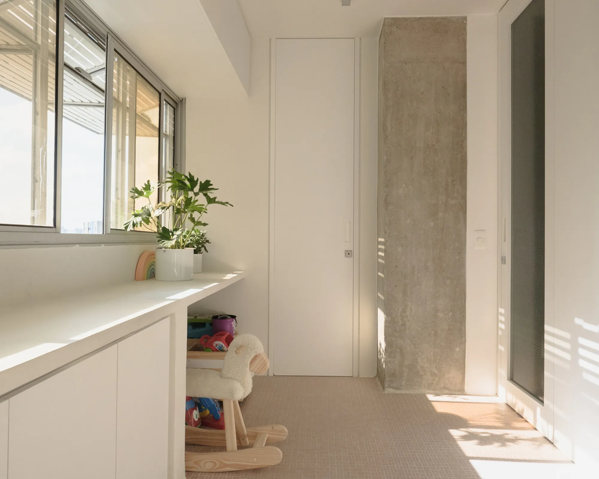 Modern Apartment Renovation: The Transformation of Guarapari Apartment by Arquipélago Arquitetos and Pianca Arquitetura
