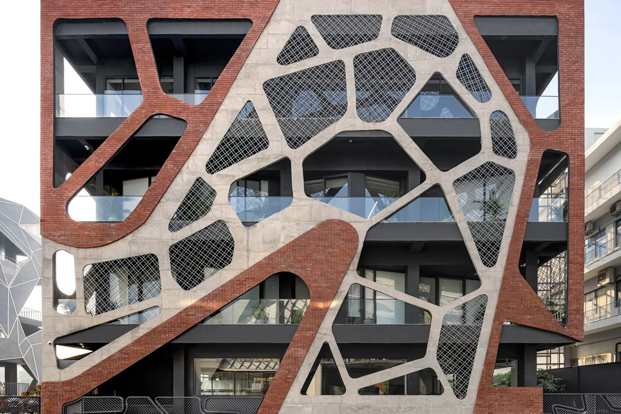 Biomorphic Office Design: A Deep Dive into Vornoid Offices by Studio Ardete