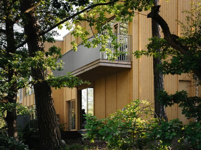 Sustainable Architecture Design: Embracing Nature and Modernity at Villa Solsidan