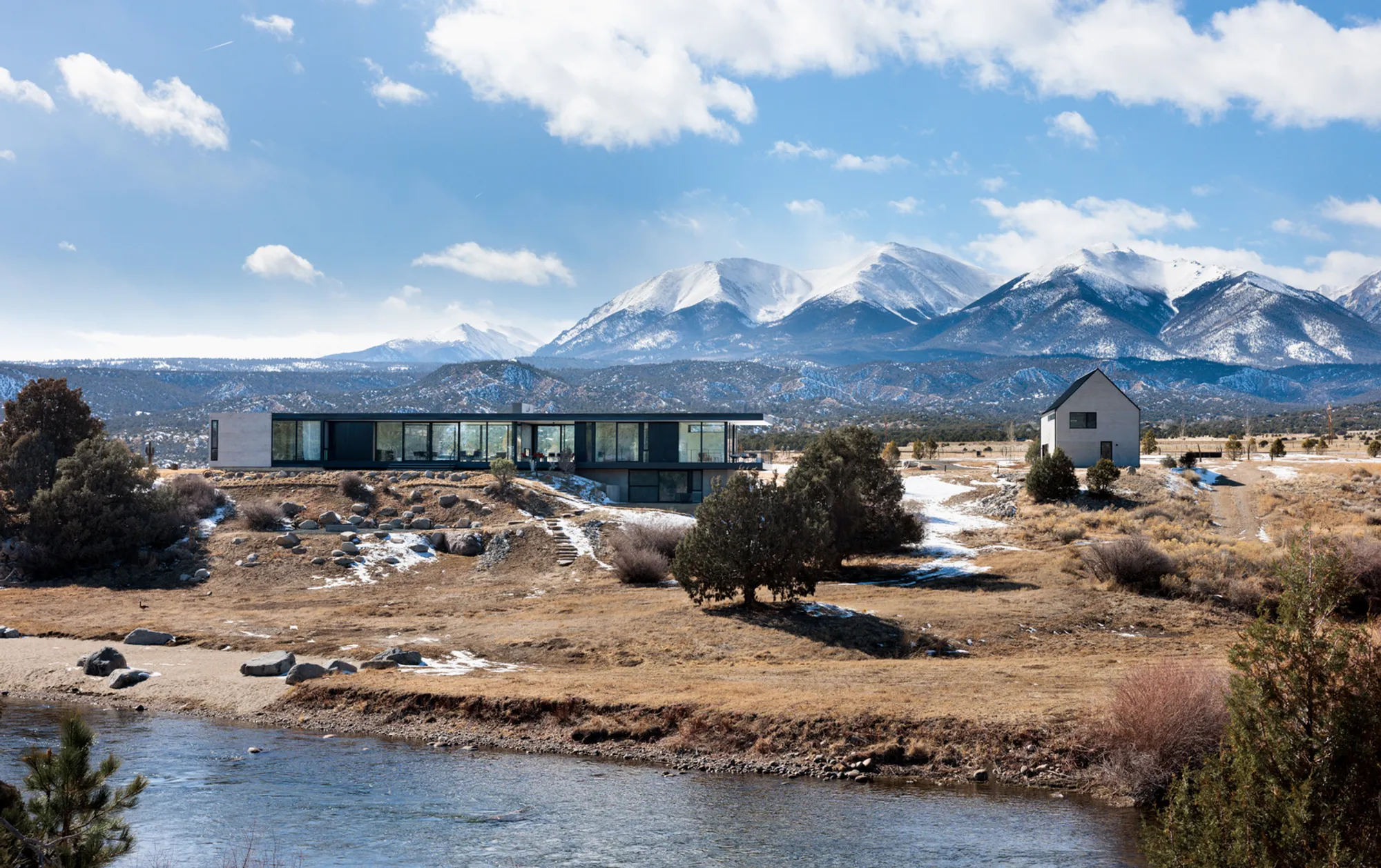 Rivers Edge: A Masterpiece of Mountain View Homes Design