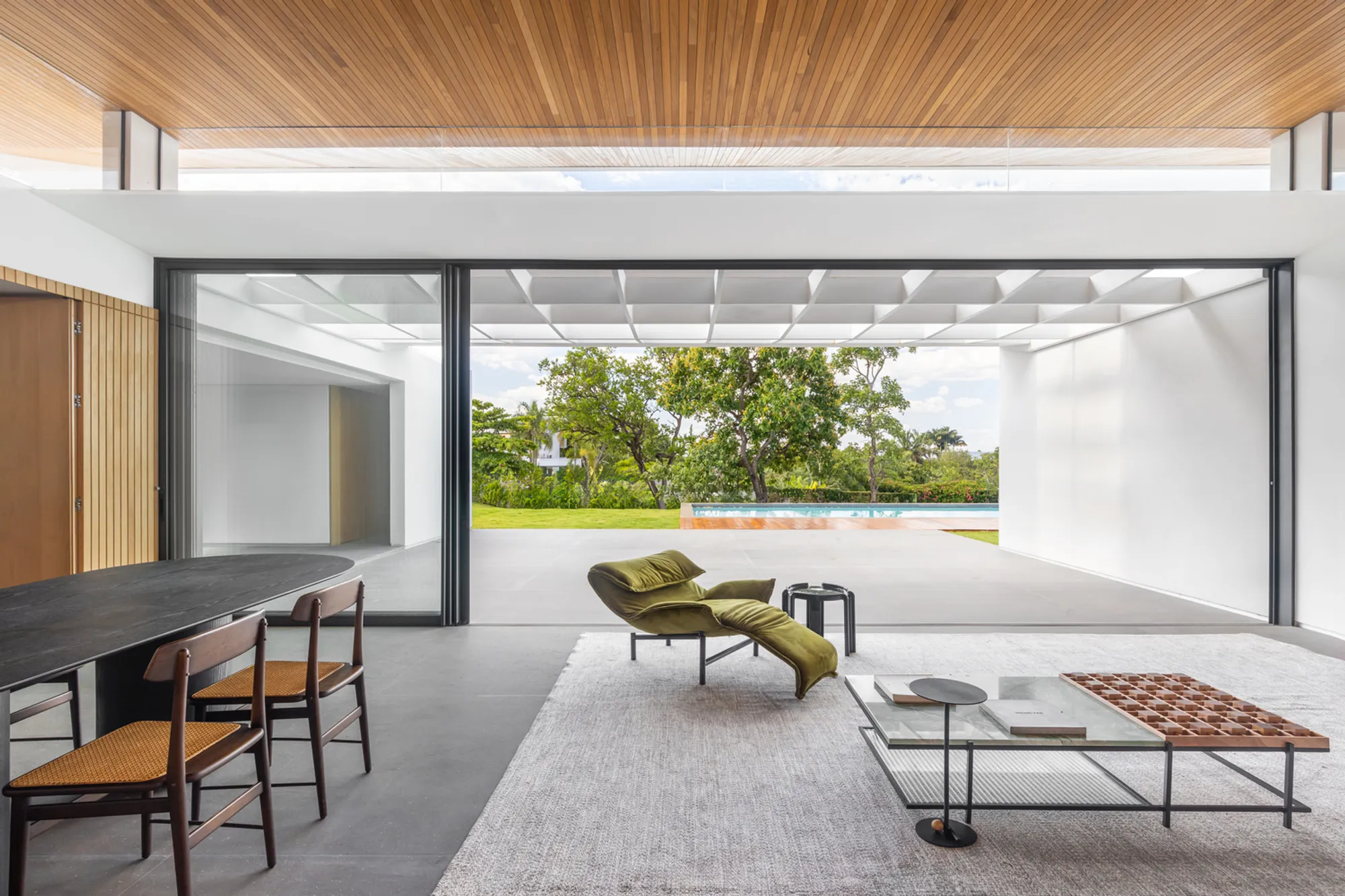 Sustainable Architecture in Brasília: Unveiling the RRD 03 House by Paulo Henrique Paranhos