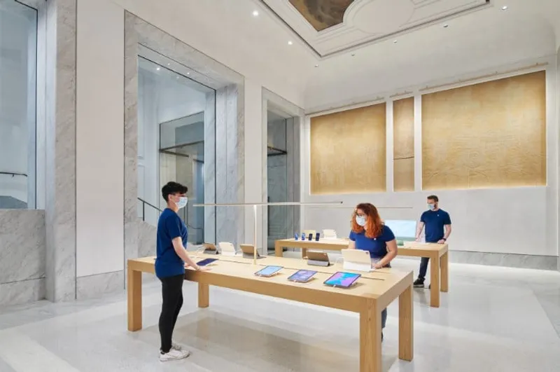 Courtesy © Apple