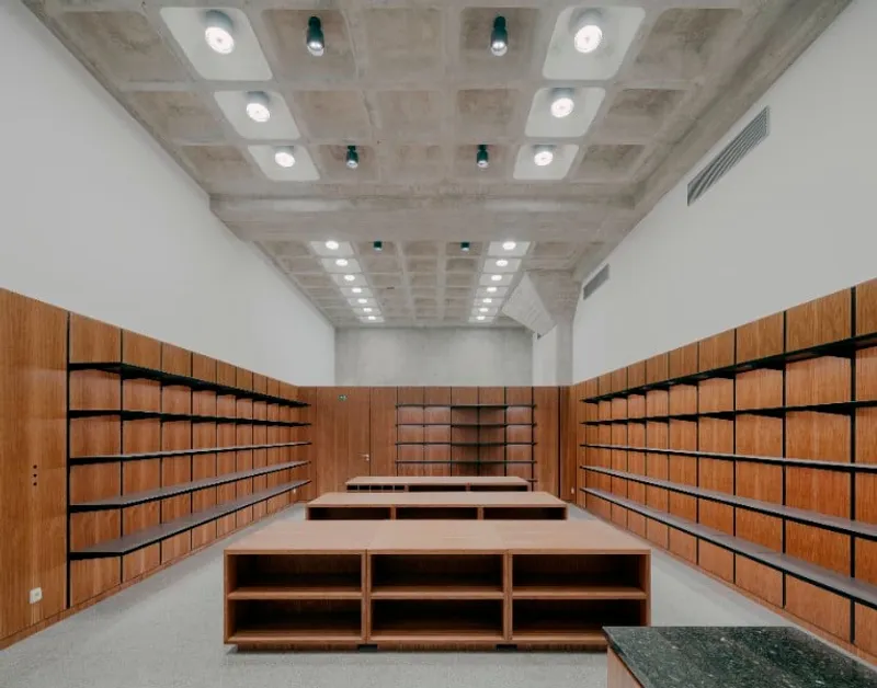 Museum shop, lower ground floor © Simon Menges