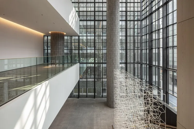 Looking from the second floor to the first floor © Satoshi