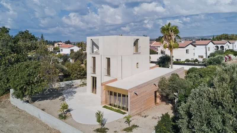 Building overview © Mariana Bisti