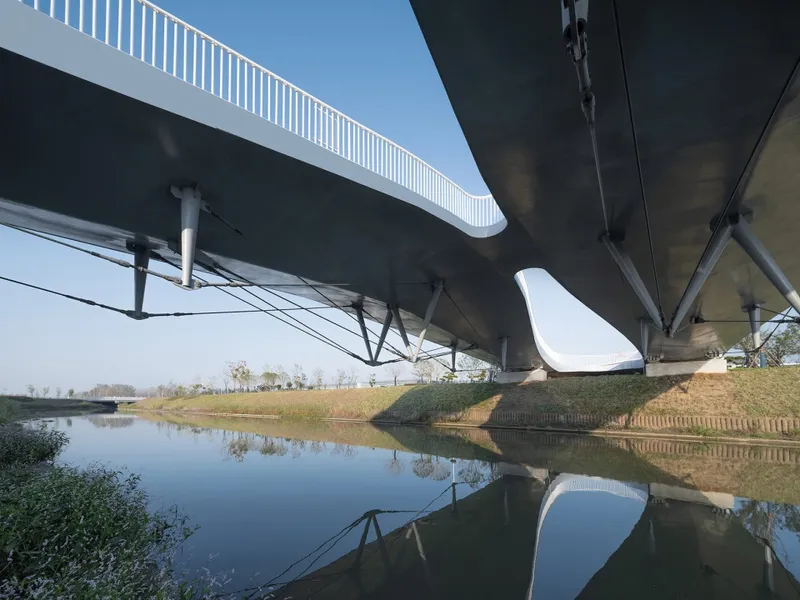 Space under the bridge ©️ 时差影像