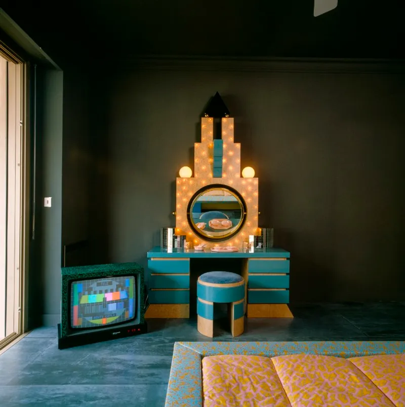Karl Lagerfeld’s Monte Carlo Apartment (with designs by Memphis), Monaco, ca. 1983 © Jacques Schumacher
