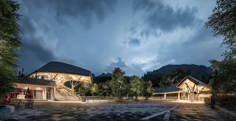 Tourist Center in the evening © Wang Ziling