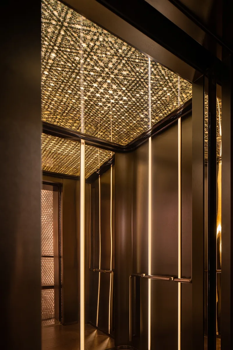 Elevator ©Wu Jianquan