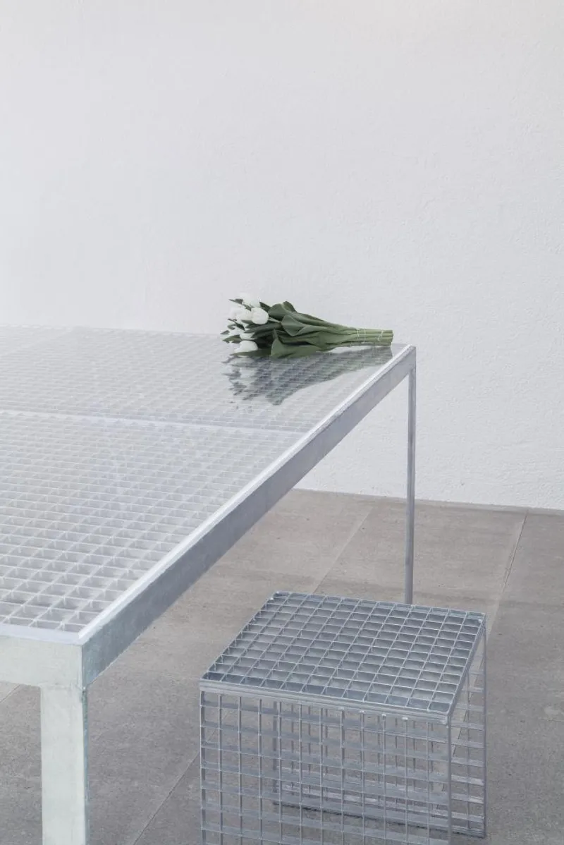 @FLORIAN HOLZHERR