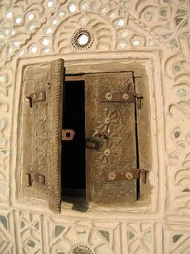 How traditional architecture shapes our built form: Case of traditional houses in Gujarat