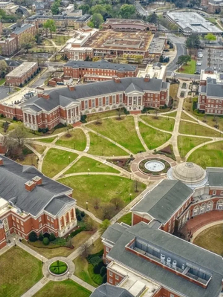 THE UNIVERSITY AND THE CITY: A STUDY OF CONTEMPORARY DESIGN REVOLUTION