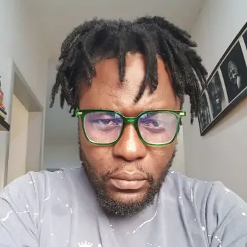Dolapo Falola